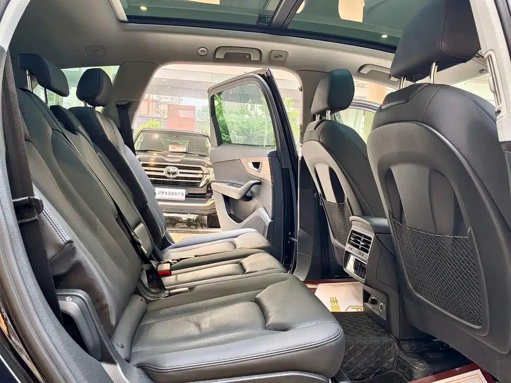 Audi Q7 2021 55 TFSI quattro S line Sport