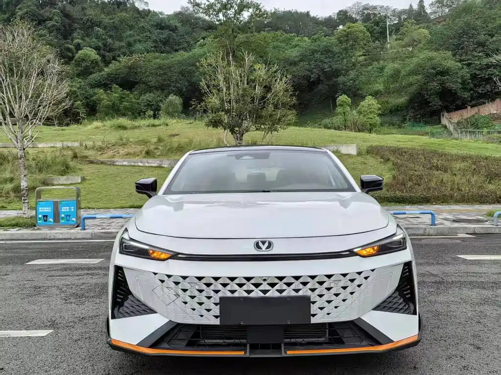 Changan UNI-V — миниатюра 2