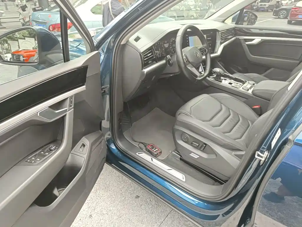 Volkswagen Touareg — миниатюра 16