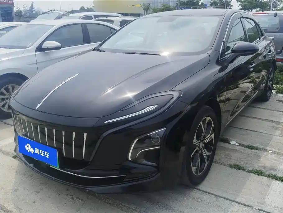 Hongqi Hongqi E-QM5 2022