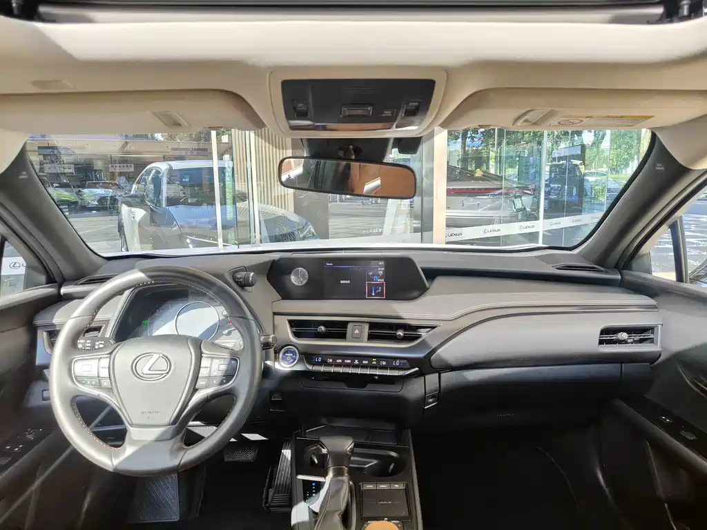 Lexus UX — миниатюра 3