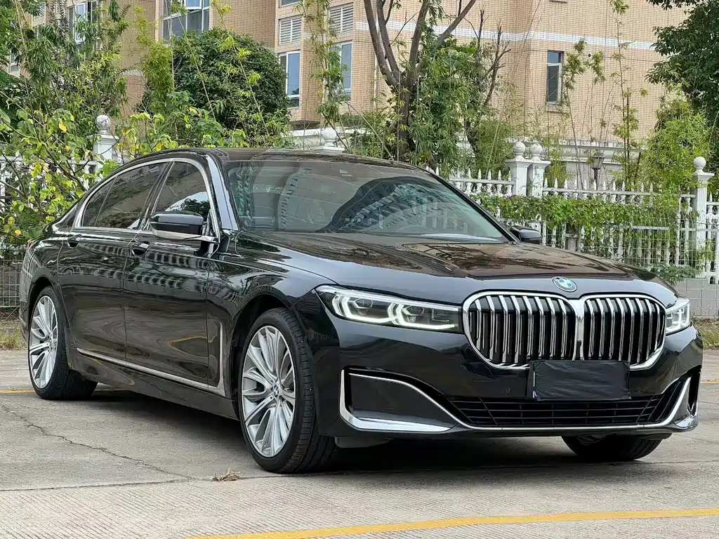 BMW 7 Series — миниатюра 3