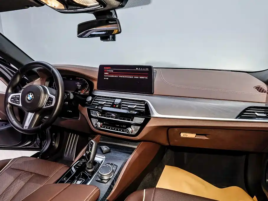 BMW 5 Series — миниатюра 27