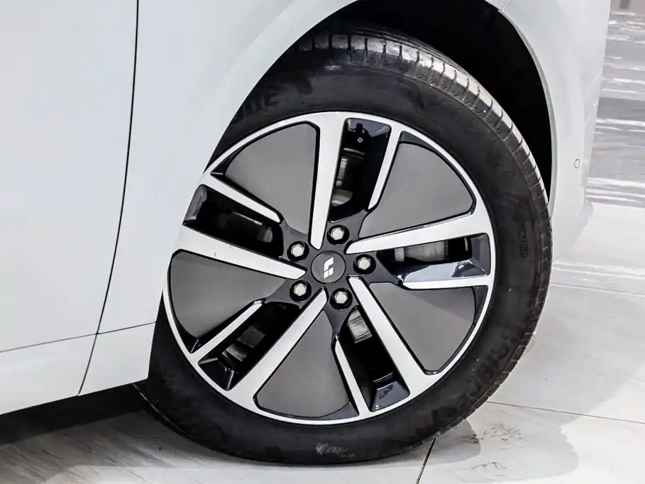 Li Auto Li L6 — миниатюра 32
