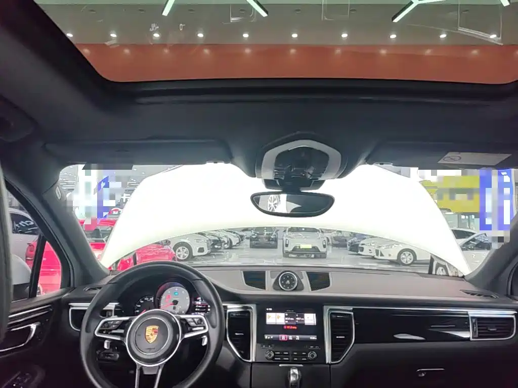 Porsche Macan — миниатюра 18