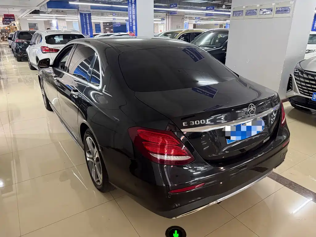 Mercedes-Benz E-Class — миниатюра 5