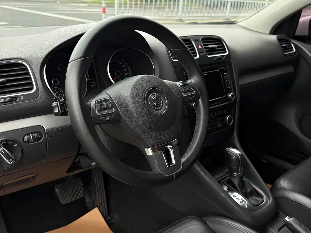 Volkswagen Golf — миниатюра 5