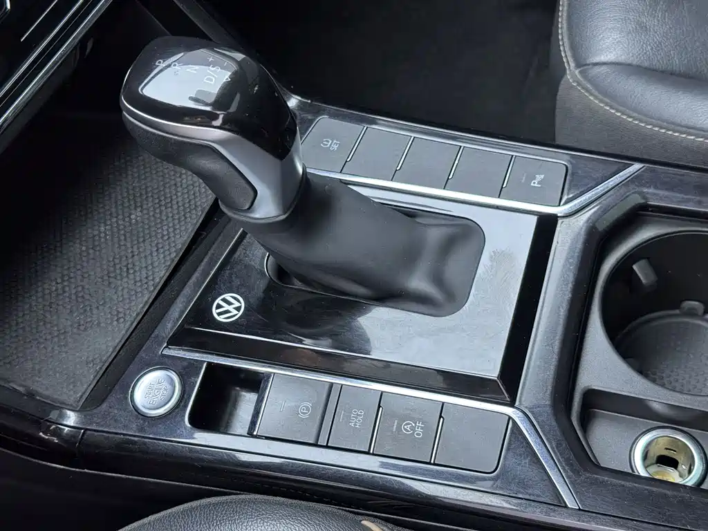 Volkswagen Passat 2020 330TSI Elite VI