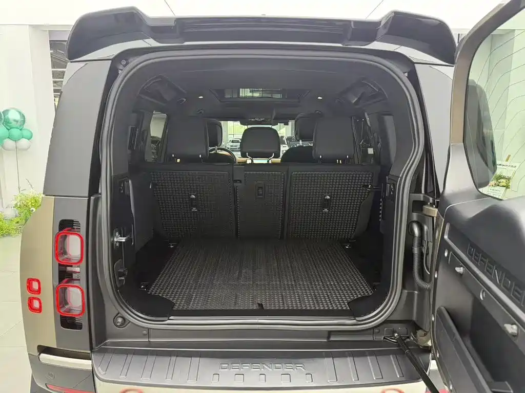 Land Rover Defender — миниатюра 32