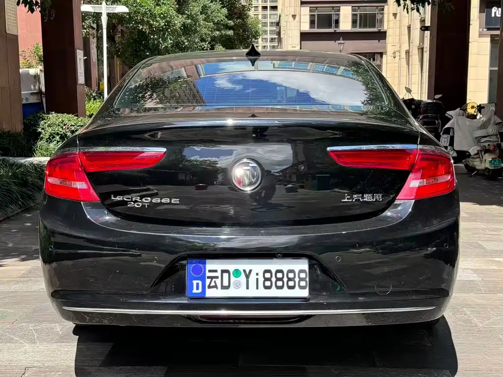 Buick LaCrosse — миниатюра 8