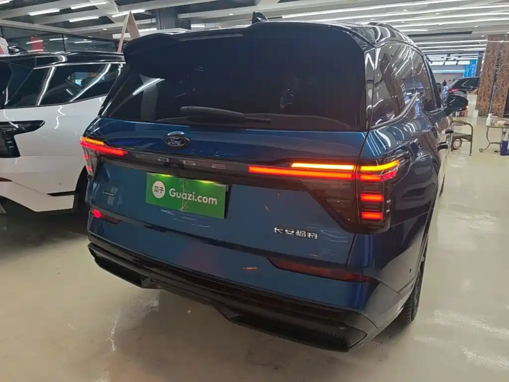 Ford Edge — миниатюра 6