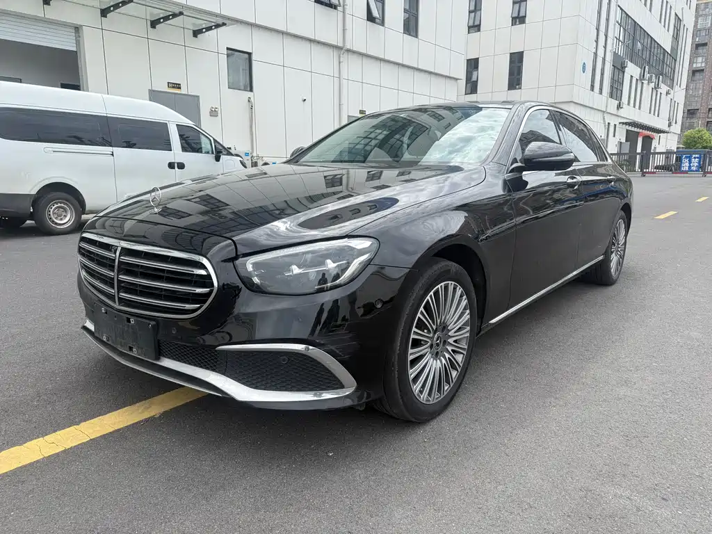Mercedes-Benz E-Class 2022