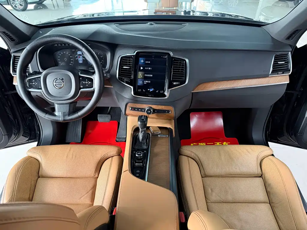 Volvo XC90 — миниатюра 11