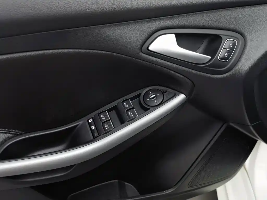 Ford Focus — миниатюра 9