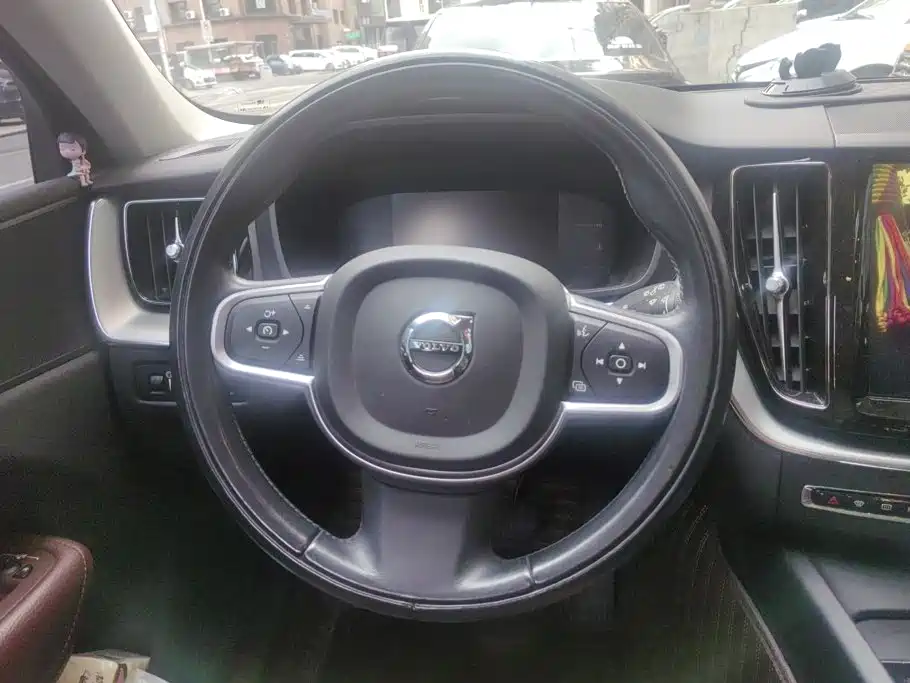 Volvo XC60 — миниатюра 15