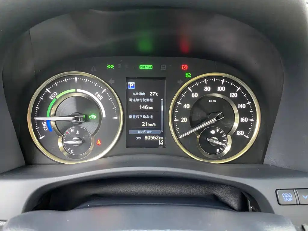 Toyota Alphard — миниатюра 17
