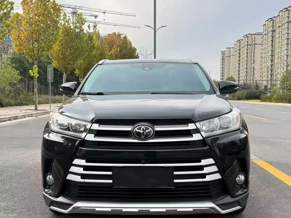 TOYOTA HIGHLANDER