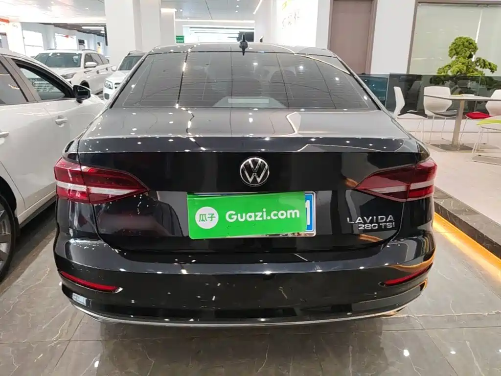 Volkswagen Lavida — миниатюра 6