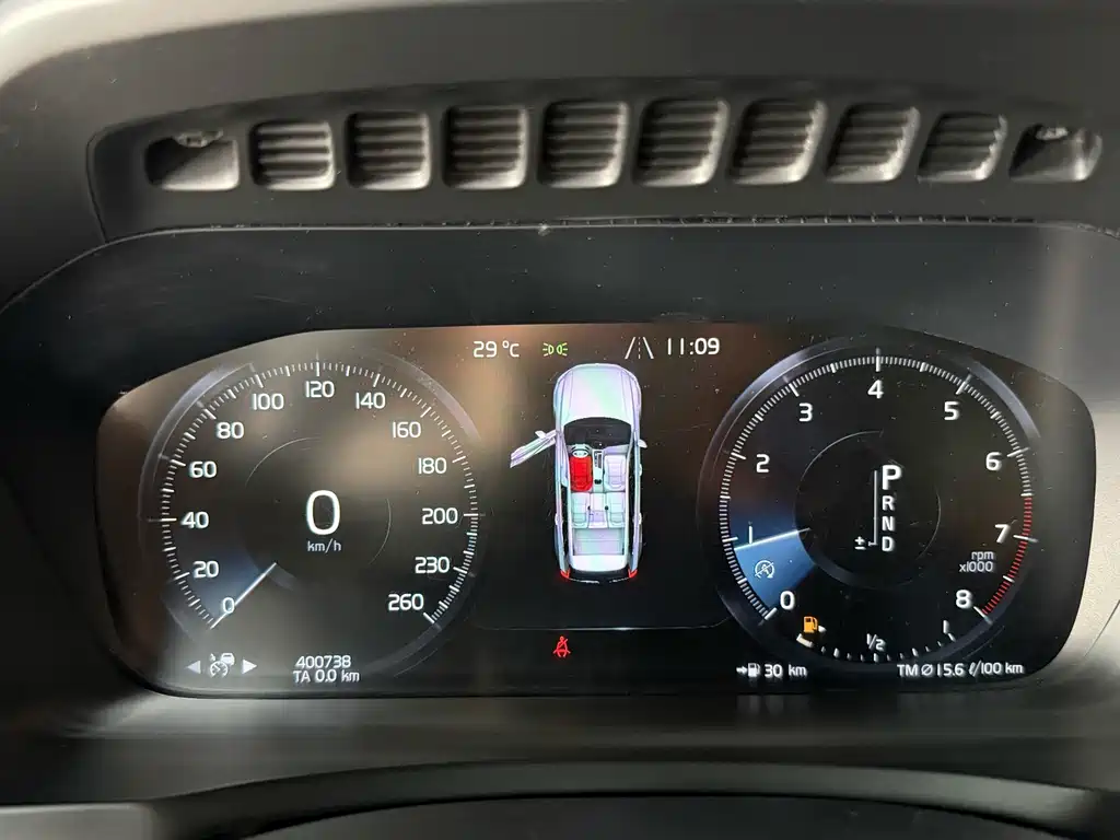 Volvo XC90 — миниатюра 16