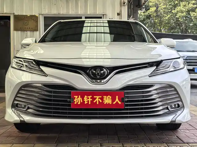 TOYOTA CAMRY