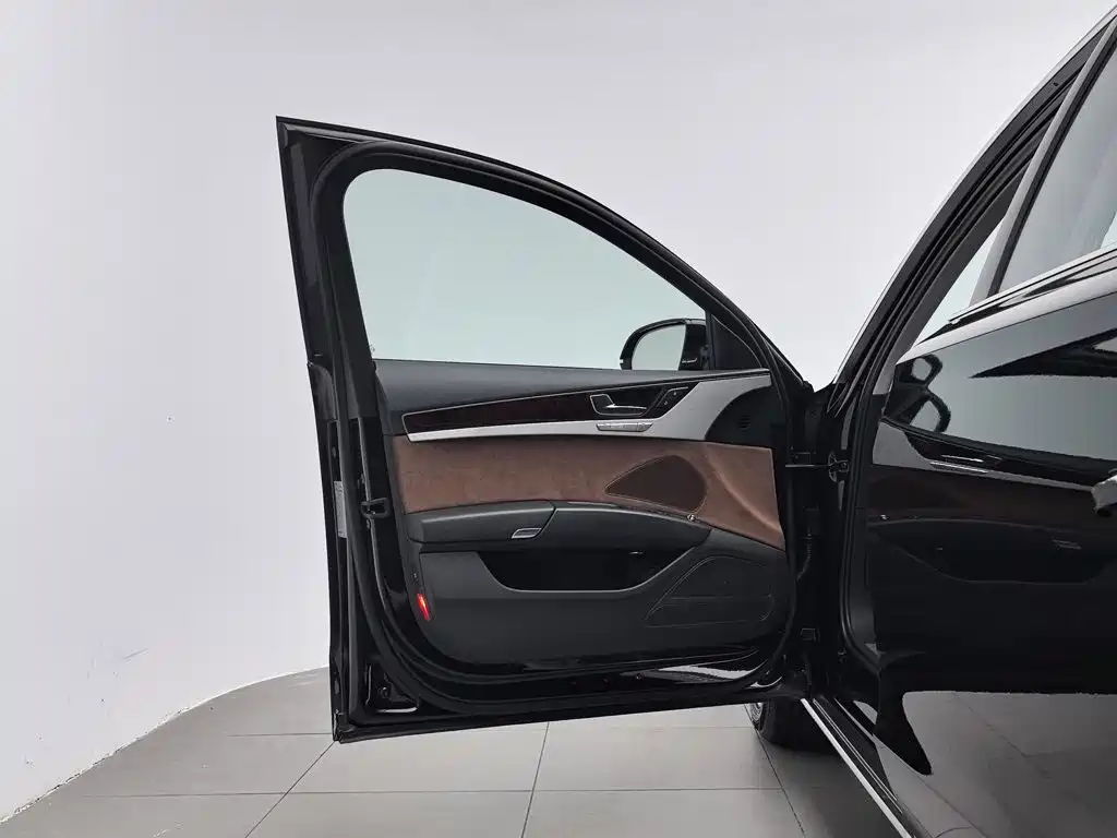 Audi A8 — миниатюра 8