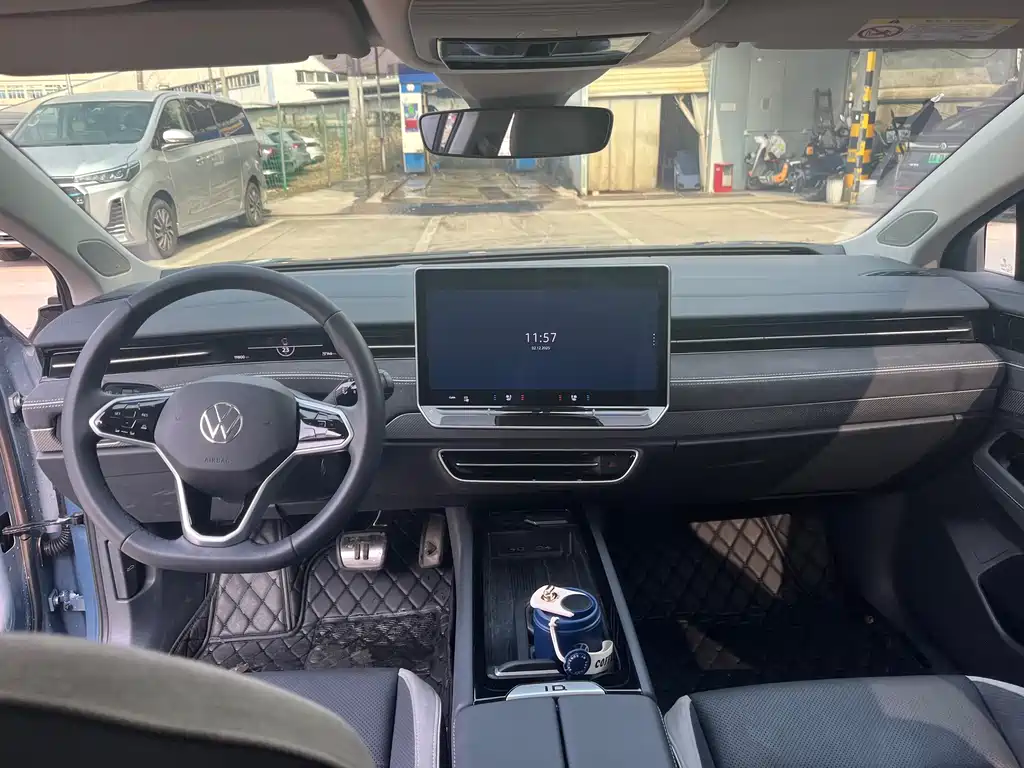 VOLKSWAGEN ID.7 VIZZION