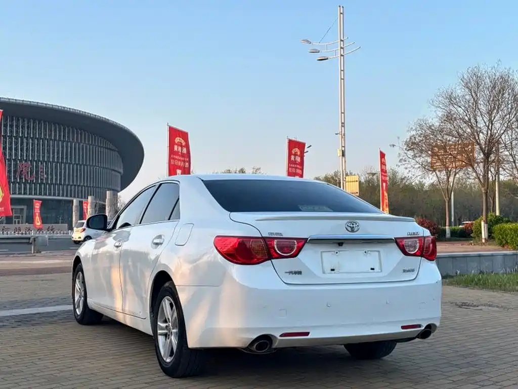 Toyota Reiz — миниатюра 6