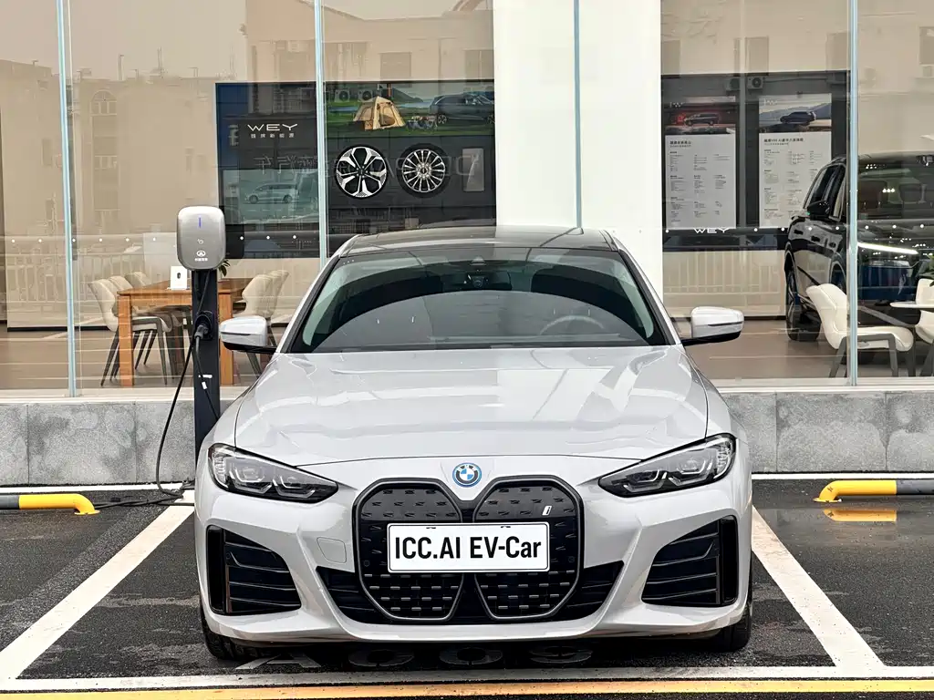 BMW i4 2023 eDrive35