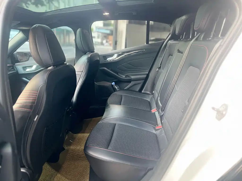 Ford Focus — миниатюра 6