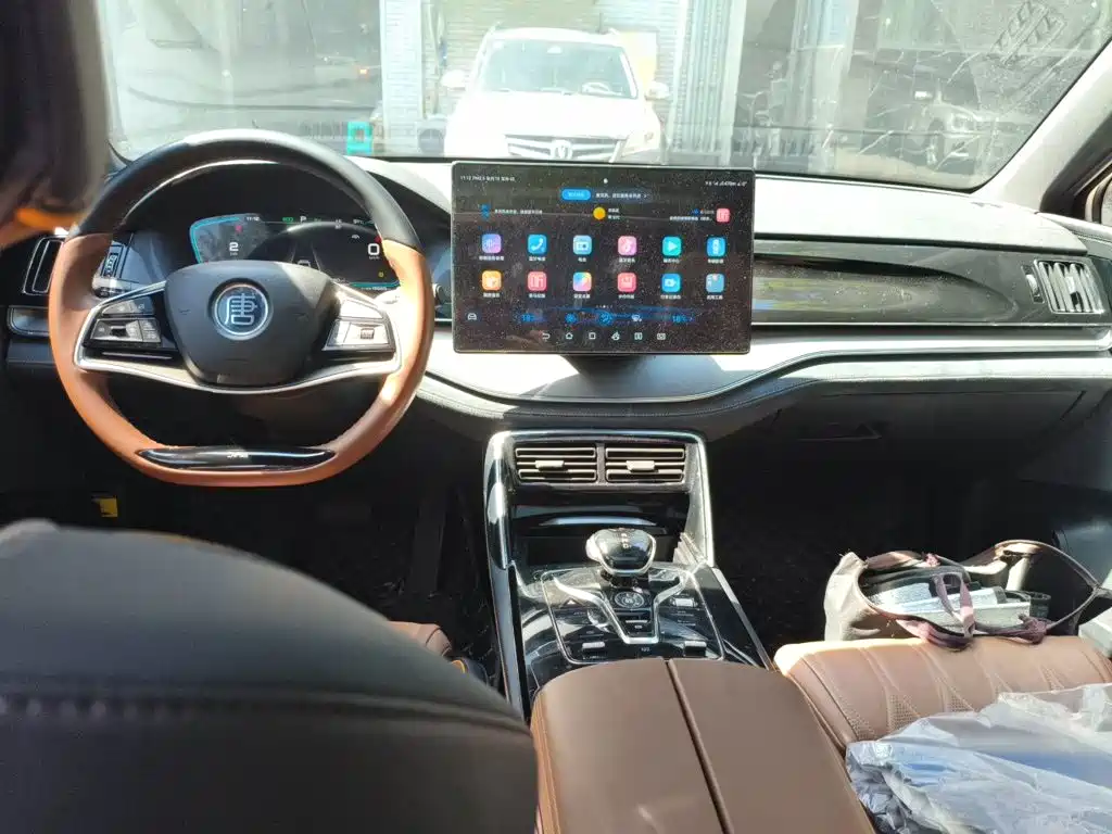 BYD Tang New Energy — миниатюра 10