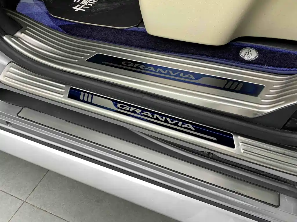 Toyota Granvia — миниатюра 17