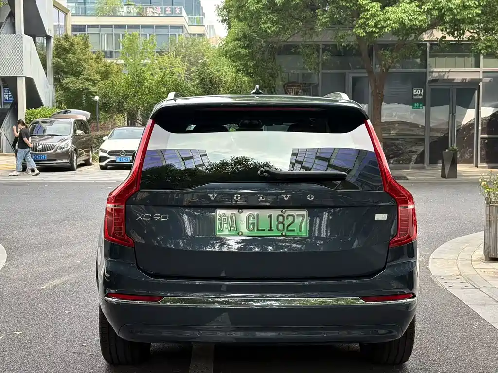 Volvo XC90 PHEV — миниатюра 8