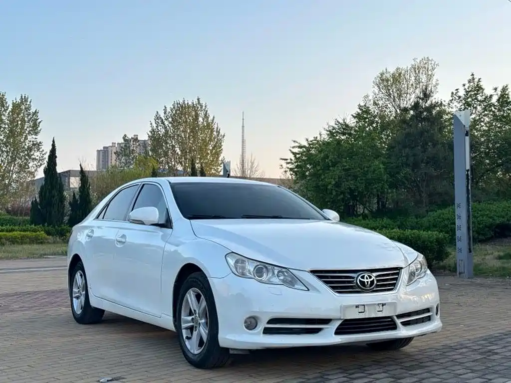 Toyota Reiz — миниатюра 3