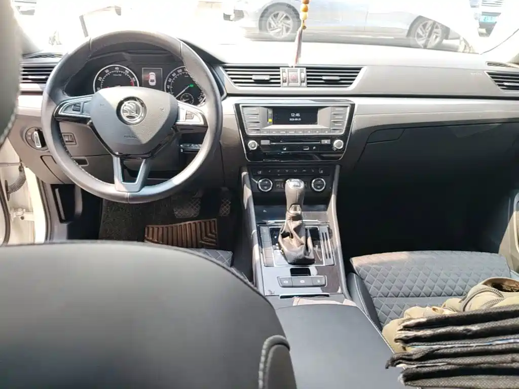 Skoda Superb — миниатюра 10