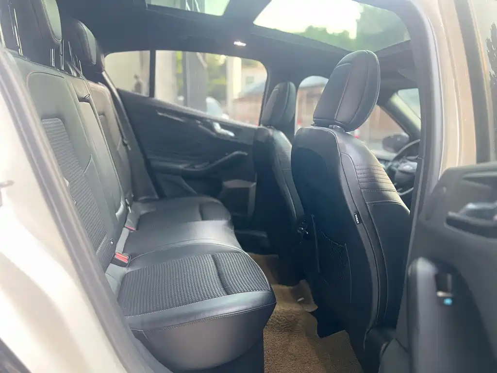 Ford Focus — миниатюра 10
