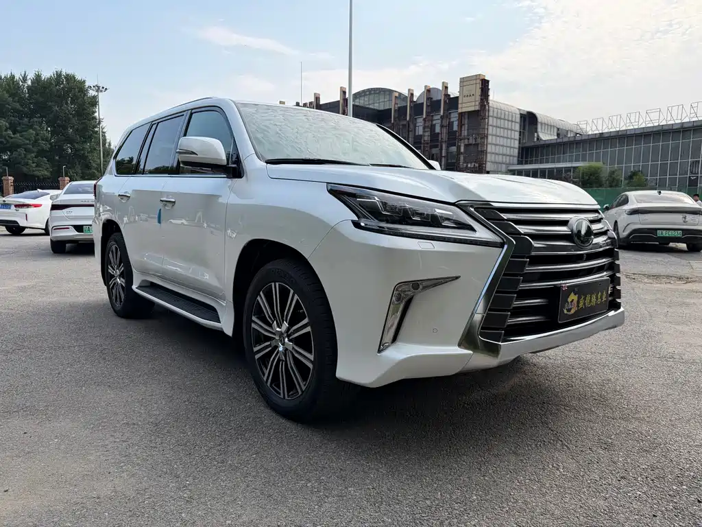 Lexus LX — миниатюра 3