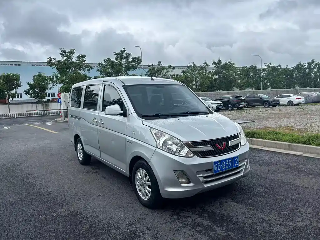 Wuling Rongguang V — миниатюра 3