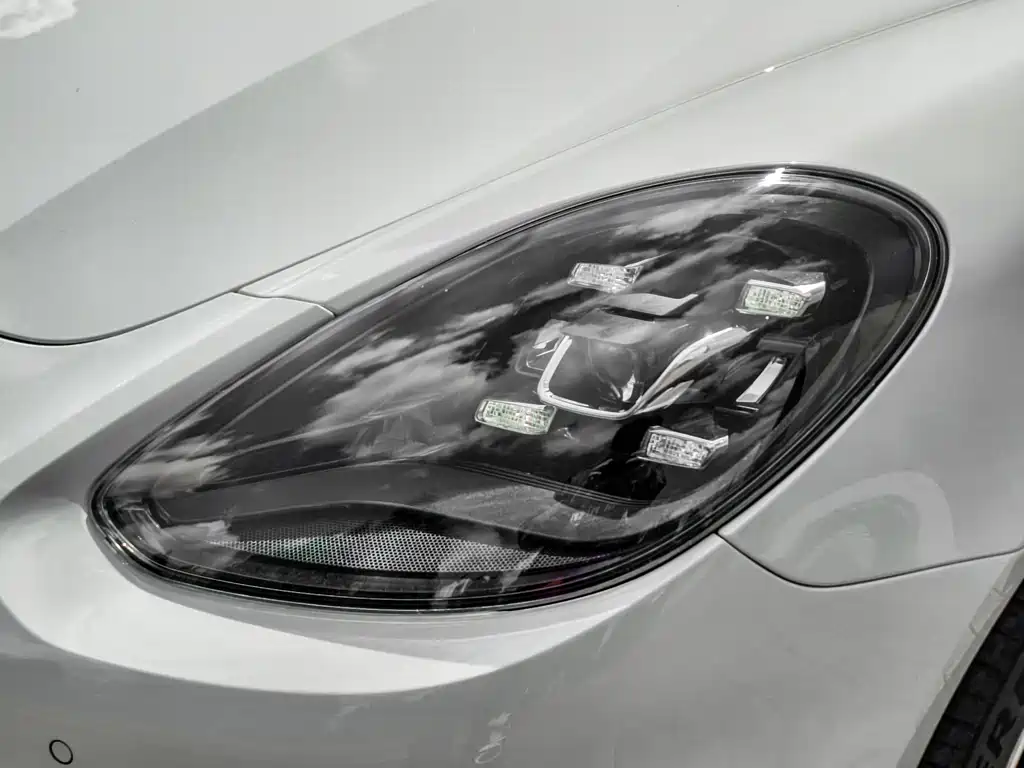 Porsche Panamera — миниатюра 10