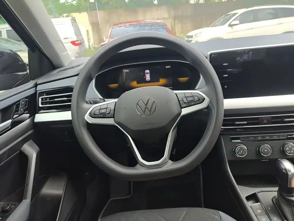 Volkswagen Lavida — миниатюра 11