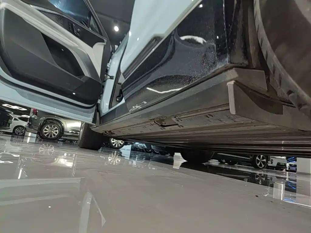 Cadillac Lyriq — миниатюра 22