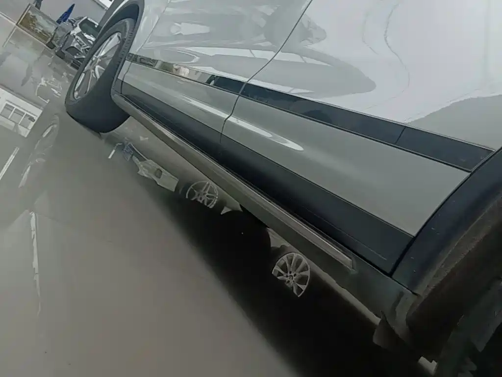 Porsche Cayenne — миниатюра 22