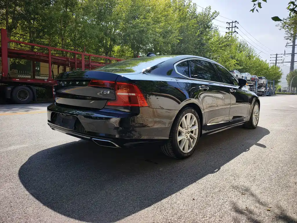 Volvo S90 — миниатюра 4
