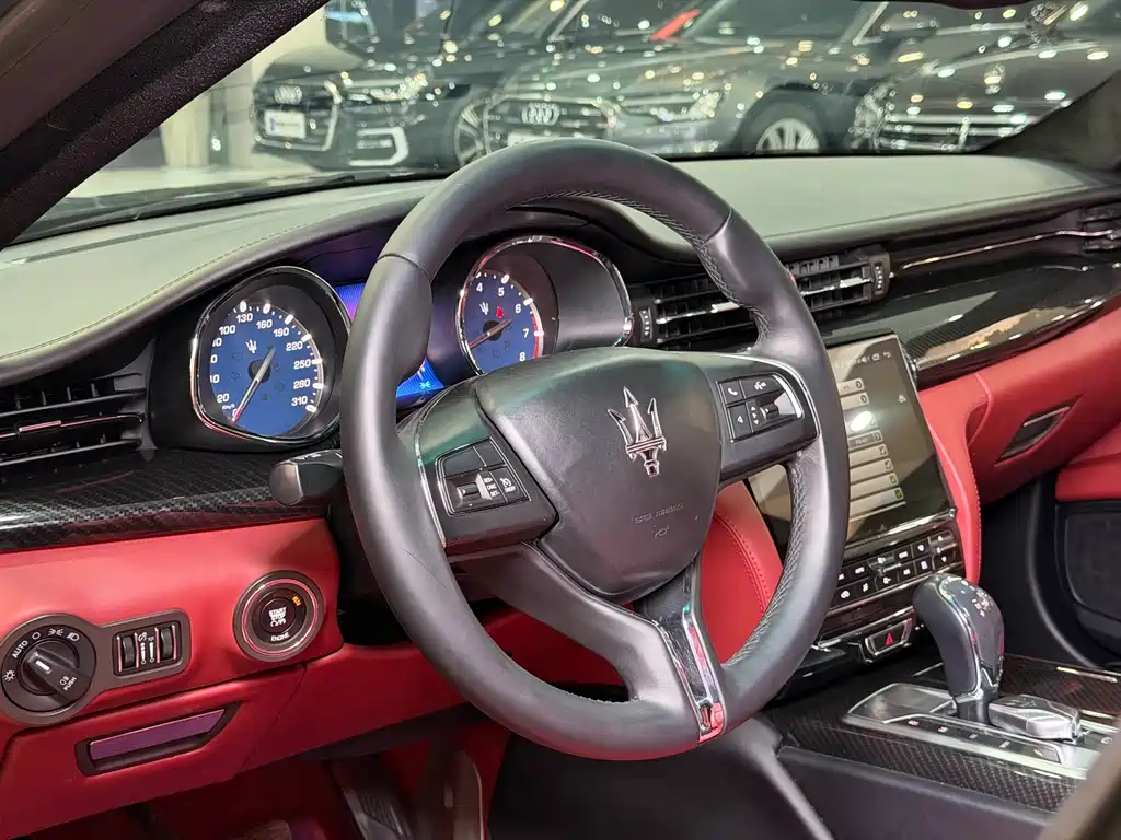 Maserati Quattroporte — миниатюра 7