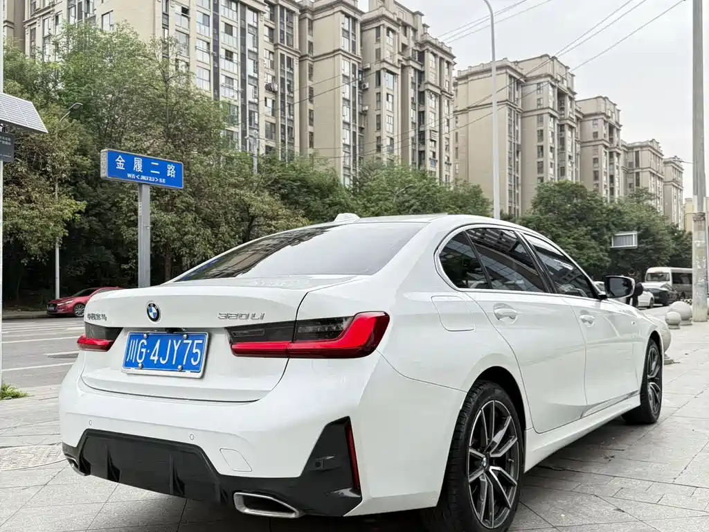 BMW 3 Series — миниатюра 4