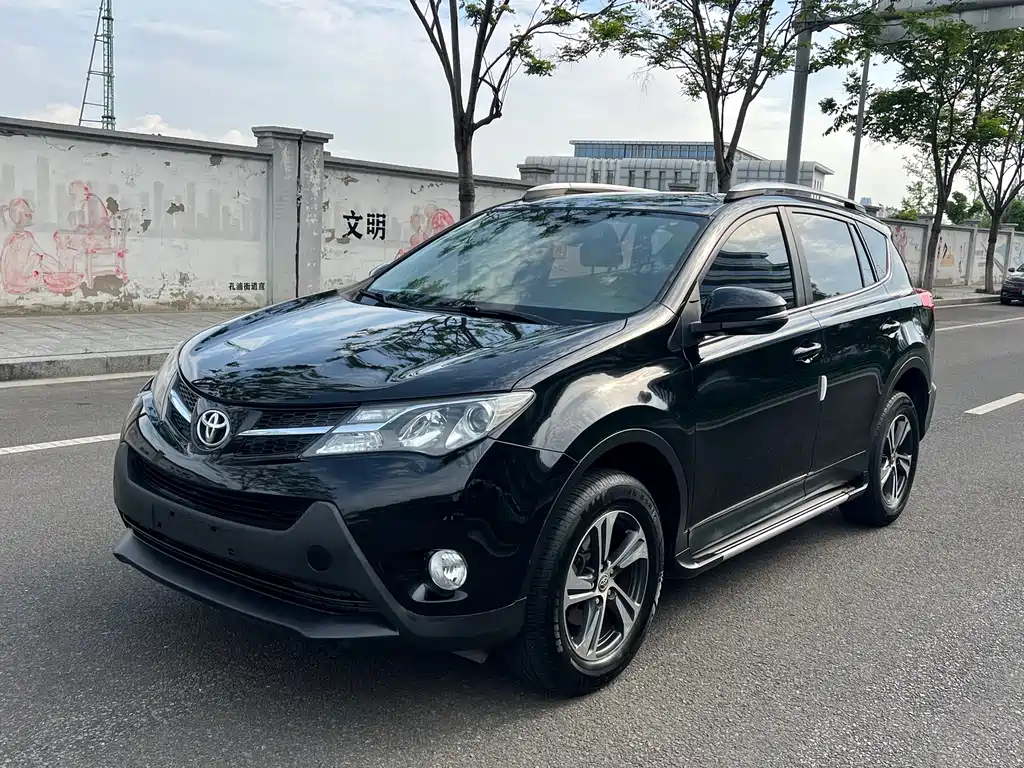 Toyota RAV4 2015