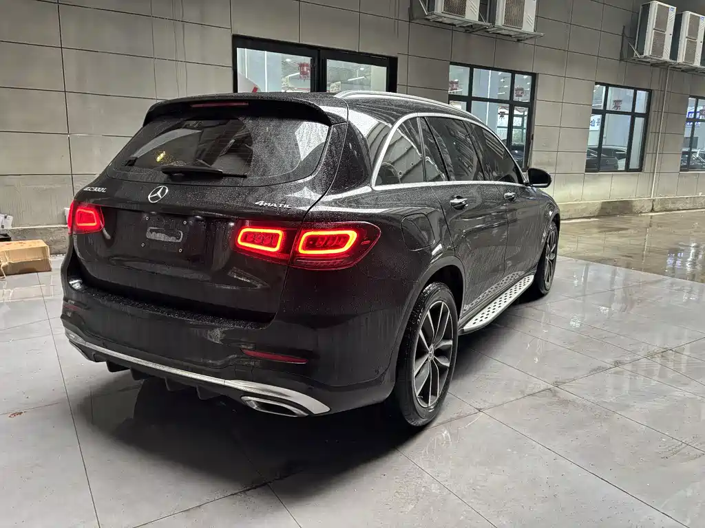 MERCEDES-BENZ GLC