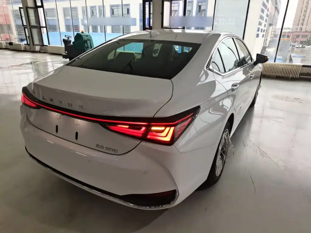 Lexus ES 2025 200 Premium