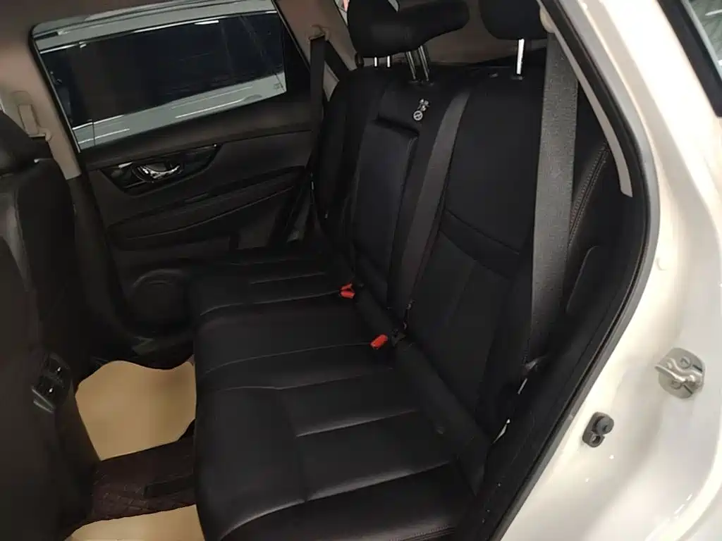 Nissan X-Trail — миниатюра 17