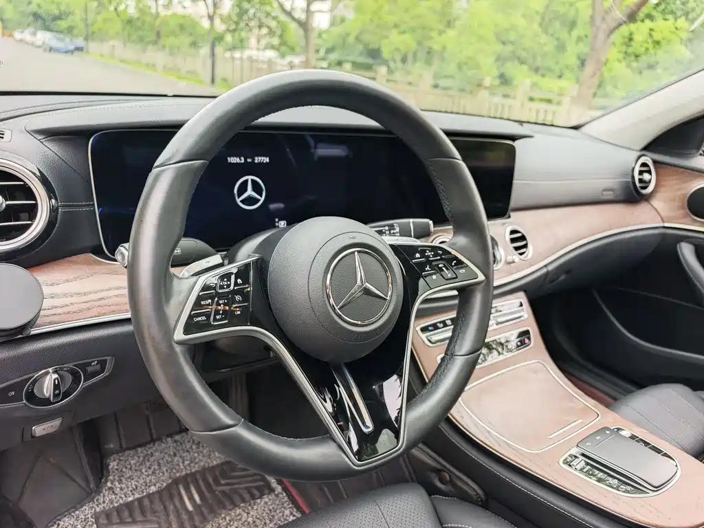 Mercedes-Benz E-Class E 2023 E 260 L