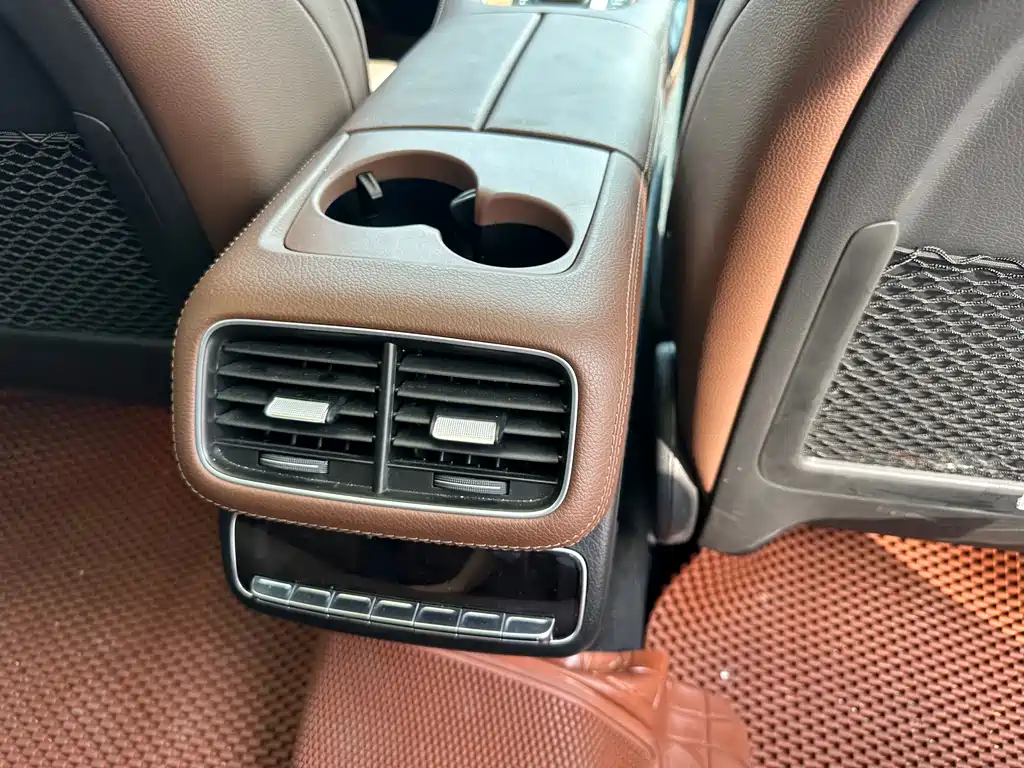 Mercedes-Benz GLE (Import) — миниатюра 10